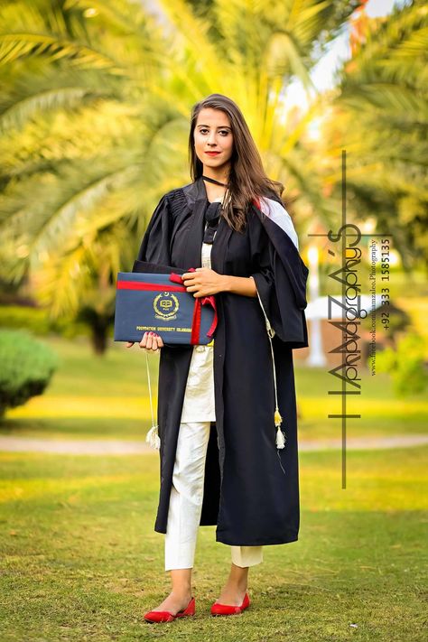 portait photography | poses ideas | beginner photography tips | model poses | islamabad Pakistan | graduation Graduation Group Pictures, Beginner Photography Tips, Photography Poses Ideas, Modest Dressing, Beginner Photography, Graduation Poses, Graduation Photography, Islamabad Pakistan, Friend Poses Photography