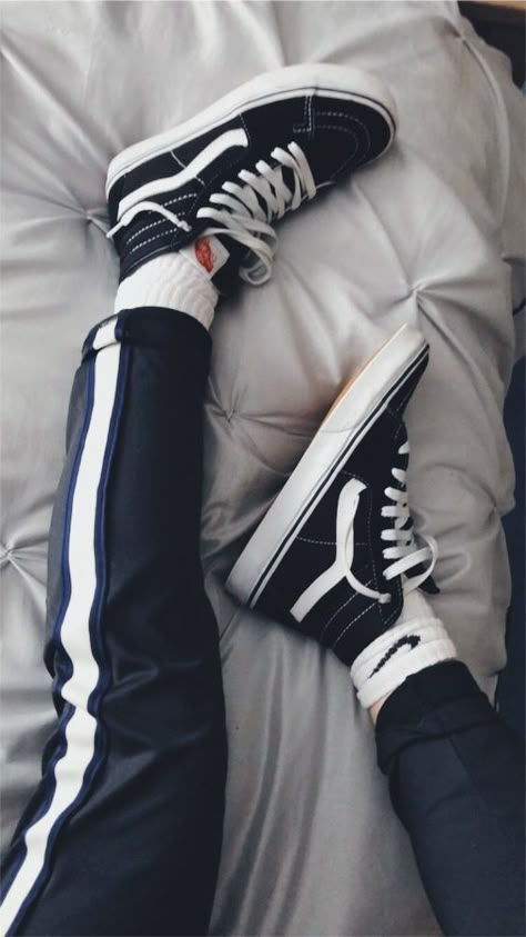 Vans Sk8 Hi Outfit Guys, Vans Hightops Outfit, Vans Sk8 Hi Outfit, Sk8 Hi Outfit, Nlack Vans, High Top Vans Outfit, Vans High-top Skate Shoes, Vans Sk8 Hi Black, Vans Shoes Aesthetic Grunge