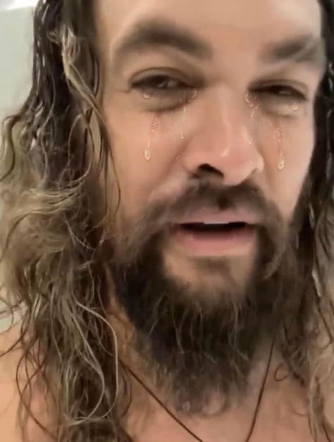 Jason Momoa Selfie, Jason Momoa Hair, Jason Momoa Gif, Id Card Photo Makeup, Mila Kunis Hair, Aqua Man, Jason Momoa Shirtless, Luke Bryan Pictures, Johnny Depp Characters