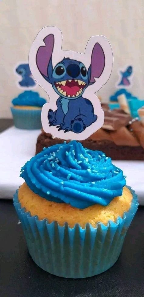 Stitch Cupcakes Ideas Easy, Stitch Themed Cupcakes, Stitch Sweet 16 Party Ideas, Stitch Birthday Cupcakes, Lilo And Stitch Cupcakes Ideas, Stitch Cupcake Cake, Stitch Cupcakes Ideas, Stitch Cake Pops, Lilo And Stitch Cupcakes