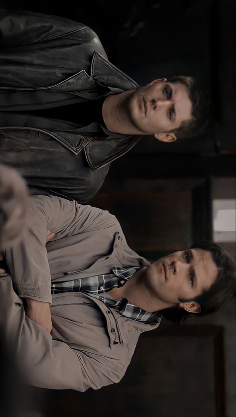 Supernatural Pc Wallpaper, Sam Winchester Outfit, Dean Winchester Imagines, Supernatural Drawings, Supernatural Series, Strange Family, Supernatural Wallpaper, Supernatural Pictures, Supernatural Dean Winchester