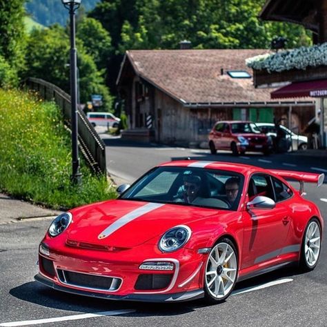 M.F. on Instagram: “👹 ROSSO CORSA 👹 There are only 600 models in existence of the 997 GT3 RS 4.0 and around 2/3rd are white, 1/3rd black and then there are…” 997 Gt3 Rs, Porsche 997 Gt3, 997 Gt3, Porsche Gt3 Rs, Porsche 997, Rs 4, Latest Car, Porsche Gt3, Gt3 Rs