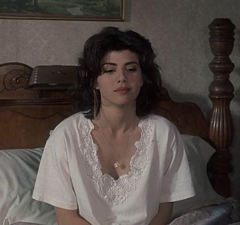 My Cousin Vinny, Marissa Tomei, Marisa Tomei, 80s Hair, Pinterest Hair, My Cousin, Fashion Tv, Beauty Inspiration, Dark Hair