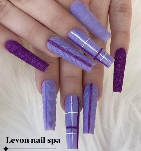 Purple Sweater Nails, Purple Plaid Nails, Purple Fall Nails Design, Bedazzle Nails, Bedazzled Nails, Hand Nails, Pop Art Nails, March Crafts, Hand Candy