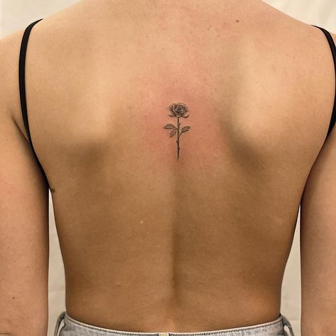 Chang (@tattoobychang) • Instagram photos and videos Rose Back Tattoo, Rose Tattoo On Back, International Tattoo, Upper Back Tattoos, Small Rose Tattoo, Small Tattoos Simple, Spine Tattoos For Women, Tattoo Designs For Girls, Spine Tattoos