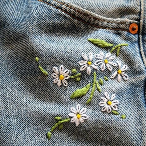 diy sewing inspo Embroidered Jeans Diy, Broderie Anglaise Fabric, Embroidery Jeans Diy, Jean Diy, Clothes Embroidery Diy, Denim Embroidery, Diy Jeans, Diy Broderie, Embroidery On Clothes