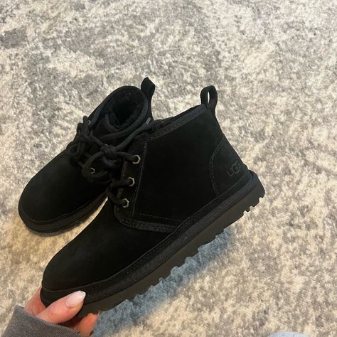 Brand New, Never Worn. Size 6. Black. Ugg Neumel Black, Black Ugg Shoes, Black Uggs Boots Outfit, Black Neumel Uggs Outfit, Full Black Shoes, Neumel Uggs, Mama Coco, Shoe List, Ugg Neumel Boots