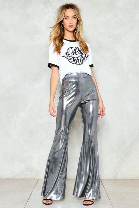 nastygal Flare Liquid Metallic Trouser http://shopstyle.it/l/mYiC #fashion #style #beauty #hair #makeup #outfit #winteroutfit #winter #winterfashion #jacket #sweater #jumper Flare Outfit, Hslot Outfit, Silver Trousers, Metallic Trousers, Silver Pants, Metallic Pants, Shiny Pants, Fashion Diva, Metal Clothing