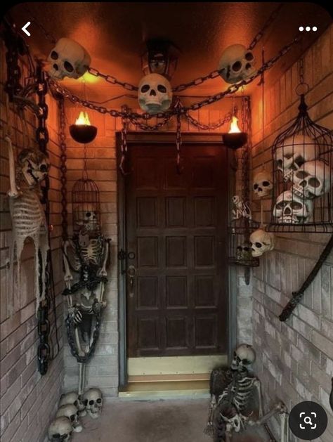 Porche Halloween, Strašidelný Halloween, Easy Outdoor Halloween Decorations, Halloween Decorations To Make, Scary Halloween Decorations Outdoor, Scary Halloween Decorations Diy, Halloween Decor Diy, Halloween Diy Outdoor, Halloween Outside