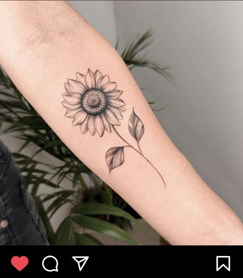 Forearm Tattoo Sunflower, Forearm Sunflower Tattoo, Sunflower Tattoo On Wrist, Wrist Tattoos Words, Sunflower Tattoo Simple, Side Hip Tattoos, Tattoo Sunflower, Daisy Tattoo Designs, Round Tattoo