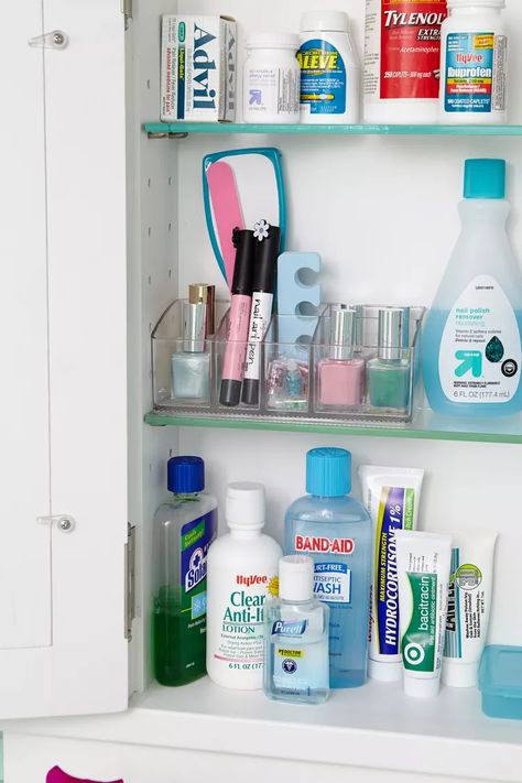 12 Medicine Cabinet Organization Ideas to Streamline Your Daily Routine Medicine Cabinet Storage Ideas, Bathroom Medicine Cabinet Organization, Small Medicine Cabinet Organization, Organize Medicine Cabinet, Medicine Cabinet Organization Ideas, Small Medicine Cabinet, Cabinet Organization Bathroom, Medicine Cabinet Shelves, Cabinet Organization Ideas