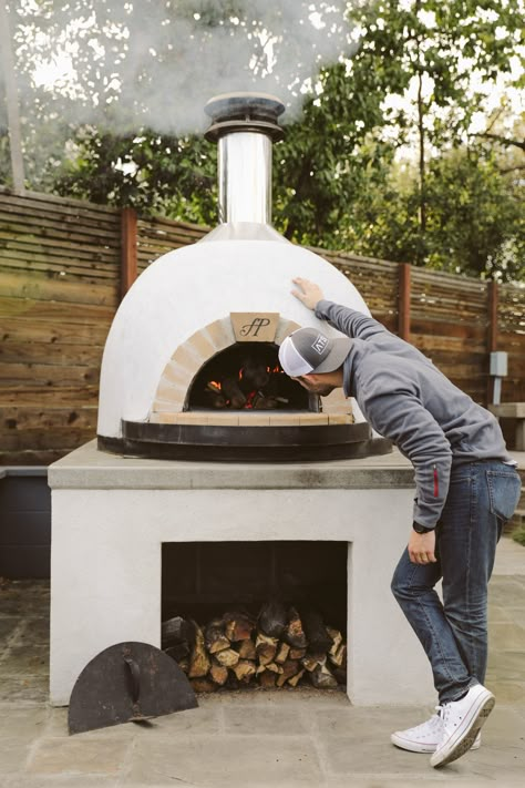 Woodfire Pizza, Pizza Oven For Sale, Best Outdoor Pizza Oven, Outdoor Fireplace Pizza Oven, Pizza Oven Outdoor Diy, Backyard Pizza Oven, Oven Ideas, Oven Diy, Pizza Oven Outdoor Kitchen