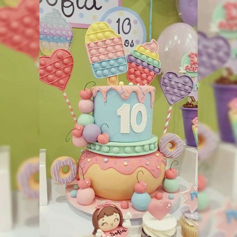 Fidget Toys Pop It, It Birthday Party, Pop It Birthday, Girls Birthday Party Themes, House Cake, 9th Birthday Parties, Girl Birthday Party, 3rd Birthday Parties, 9th Birthday