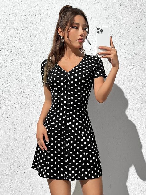 Style Bleu, Ruffle Trim Dress, Mini Robes, Button Front Dress, Short Mini Dress, Mode Inspo, Wearing Clothes, Fashion Wear, Polka Dot Dress