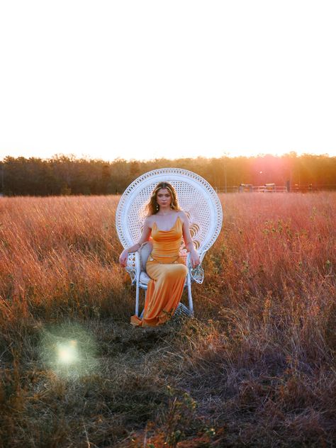 Peacock Chair Photoshoot, Peacock Chair Outdoor Photoshoot, Relaxed Photoshoot, Peacock Chair Decor, Maternity Photography Peacock Chair, Boho Peacock Chair Photoshoot, Boho Maternity Photos Sunset, Chair Photoshoot, Model Sitting