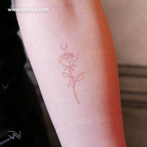 Small Crescent Moon Tattoo, Rose Outline Tattoo, Flower Tats, Small Rose Tattoo, Minimal Tattoo Design, Crescent Moon Tattoo, Red Rose Tattoo, Red Ink Tattoos, Classy Tattoos