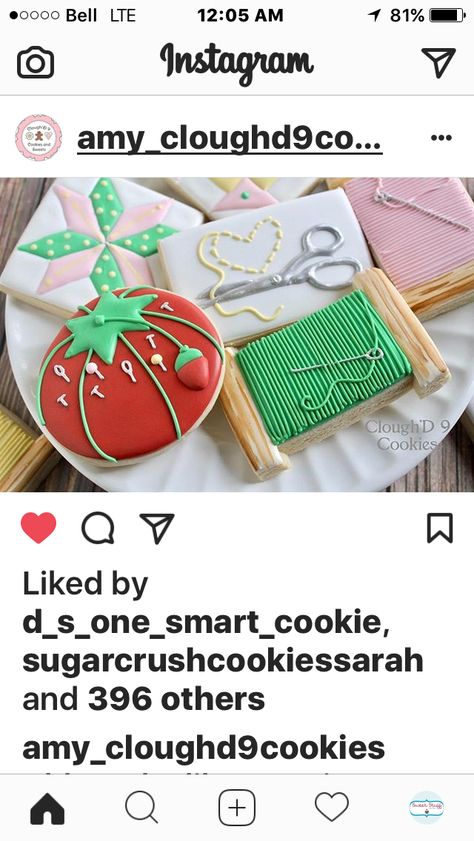 Sewing Themed Cookies, Quilting Cookies Decorated, Sewing Cookies Decorated, Sewing Cupcakes, Sewing Cookies, Quilt Cookies, Crochet Cookies, Royal Iced Cookies, Decorated Cookies Tutorial