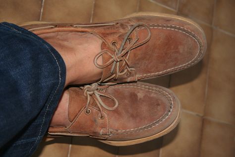 Sebago Docksides.... Sebago Docksides, Ankle Shoes, Sperrys, Moccasins, Boat Shoes, Shoes Mens, Fashion Inspo, Summer Fashion, Mens Outfits