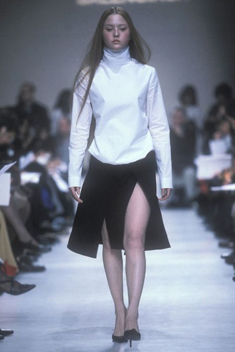 Devon Aoki, Quirky Fashion, The 1990s, Runway Models, Modern Fashion, Devon, 90s Fashion, Cashmere Sweaters, Balenciaga