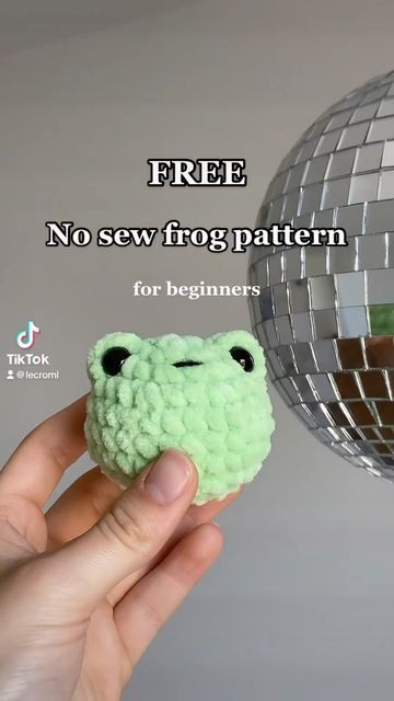 Jaket Crochet, Crochet Tutorial Pattern, Easy Crochet Animals, Beginner Crochet Tutorial, Quick Crochet Patterns, Crochet Frog, Pola Amigurumi, Crochet Business, Crochet Design Pattern