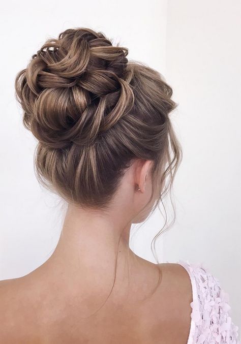 Top 20 High Bun Wedding Hairstyles from 7 Instagram Gurus | Roses & Rings - Part 2 Cullen Wedding, High Updo Wedding, High Bun Wedding Hairstyles, High Updo, High Bun Hairstyles, Pageant Hair, Formal Hairstyles For Long Hair, Stile Hijab, Long Hair Wedding Styles