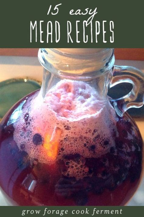 Homemade mead is simple, delicious, and fun to make. Here are 15 easy mead recipes for beginners! Learn how to make your own mead. #mead #meadrecipe #homebrew #homemademead #honeywine Mead Drinks, Mead Wine Recipes, Homemade Mead, Make Mead, Mead Recipes, Mead Making, Tofu Pad Thai, Homemade Wine Recipes, Mead Wine