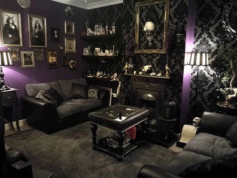 That wallpaper!! Goth Living Room Ideas, Gothic Living Rooms, Styl Goth, Goth Living Room, Gothic Living Room, Halloween Living Room, Goth Bedroom, Purple Living Room, Gothic Room