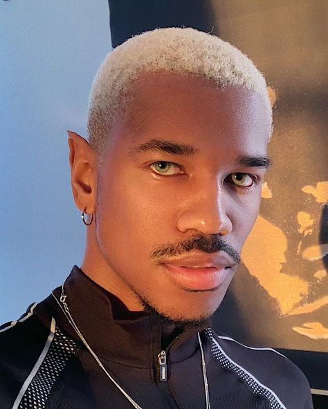 Amazing Profile Pictures, Fae Face, Blonde Hair Natural, Bald Black Man, Boys Colored Hair, Bleached Eyebrows, Dyed Natural Hair, Human Reference, Black And Blonde