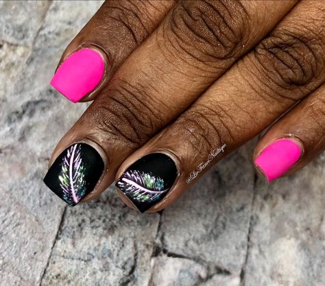 #mattenails #pinknails #feathers #featherednails #shortnaildesign #squarenails Nail Design With Feathers, Peacock Feather Nail Design, Feather Nail Design, Feather Nail Designs, Feather Nail, Feather Nail Art, Feather Nails, Creative Nail Designs, Short Nail Designs