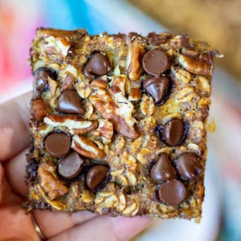 Banana Chocolate Chip Oatmeal Bars, Chocolate Chip Oatmeal Bars, Healthy Cookies For Kids, Banana Oatmeal Bars, Peanut Butter Banana Oats, Oatmeal Chocolate Chip Bars, Oatmeal Bars Recipes, Oatmeal Breakfast Cookies, Breakfast Cookies Healthy