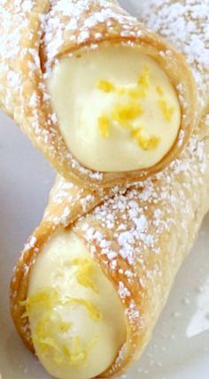 Lemon Meringue Pie Cannoli ❊ Cannoli Recipe, Flaky Pie Crust, Lemon Flavor, Lemon Meringue Pie, Meringue Pie, Recipes Dessert, Deilig Mat, Lemon Desserts, Lemon Meringue