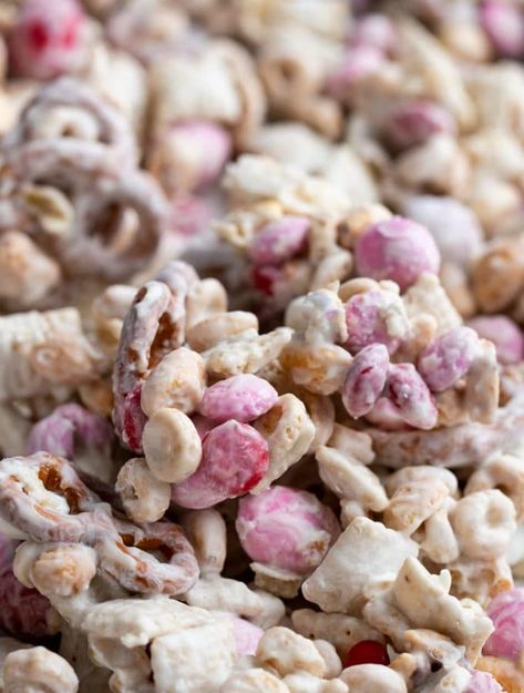 Mix of cereal, pretzels, peanuts, and m&m's, all tossed together with plenty of white chocolate. Perfect no bake recipe, made in less than 10 minutes!  Great for any holiday! #chexmix #snackmix #whitetrash #whitechocolate #trailmix #nobake #dessert #easyrecipe Regular Chex Mix Recipe, Sweet Chex Mix, Honey Baked Ham Recipe, Sweet Chex, Nobake Dessert, Peanut Butter Cup Cheesecake, Ham Recipes Baked, The Chunky Chef, Chunky Chef