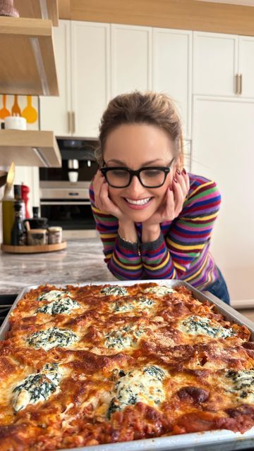 Giada Lasagna, Crispy Lasagna, Lasagna Sheets Recipe, Sheet Pan Lasagna, Pan Lasagna, Lasagna Recipe With Ricotta, Giada De Laurentiis Recipes, Giada Recipes, Lazy Lasagna