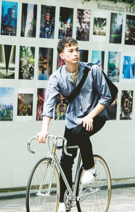 Sen Mitsuji, Urban Bike Style, Mens Fashion Essentials, Try Everything, Cycling City, Mens Life, Urban Commuter, Japanese People, Bike Style