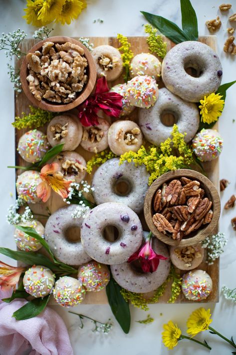 Summer Vegan Donut Board | Orchids + Sweet Tea Donut Board, Donuts At Home, Donut Baking Pan, Glazed Walnuts, New Vegetarian, Recipe Cheesecake, Making Donuts, Cheesecake Oreo, Homemade Strawberry Sauce