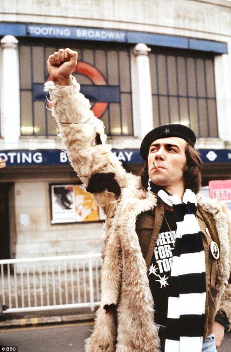 Wolfie Smith - Tooting Popular Front Robert Lindsay, 1970s Tv Shows, 1970s Childhood, Into The West, Childhood Memories 70s, Classic Comedies, British Comedy, Power To The People, Old Tv Shows