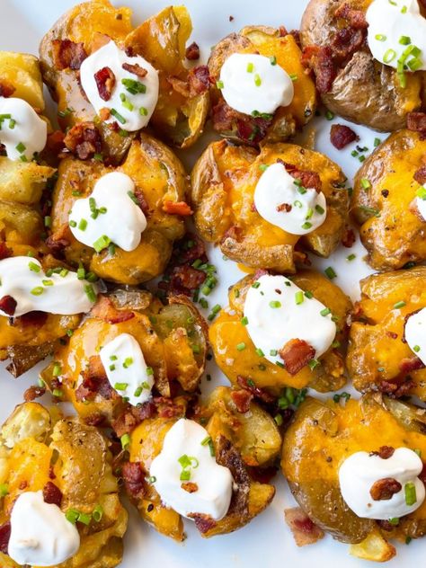 Loaded Air Fried Smashed Potatoes Smashed Potatoes Air Fryer, Fried Smashed Potatoes, Potatoes Air Fryer Recipe, Potatoes Air Fryer, Potatoes In The Air Fryer, Loaded Potatoes, Super Bowl Menu, Smashed Potatoes Recipe, Loaded Potato