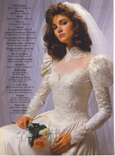 Bride Wedding Magazine Wedding Dresses 90s, Wedding Dresses 80s, 1980s Wedding Dress, 90s Wedding Dress, Vintage Weddingdress, Long Beach Wedding Dresses, 1980s Wedding, Style Année 80, 80s Wedding