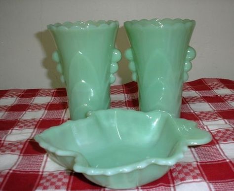 Jadeite Dishes, Milk Glasses, Jadite Green, Green Milk, Green Glassware, Vintage Kitchenware, Green Vase, Vintage Punk, Fenton Glass