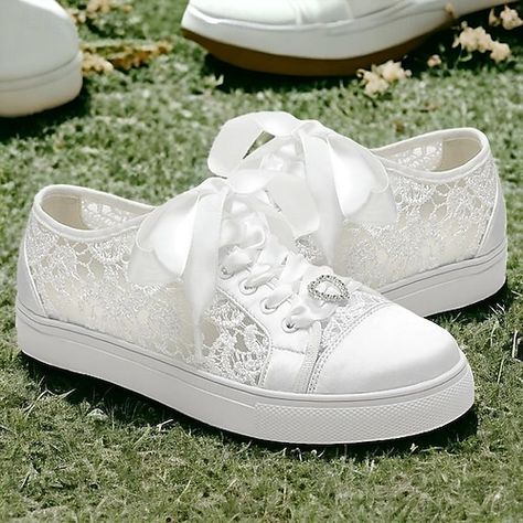 Bridal Flat Shoes, Earth Wedding, Wedding Shoes Sneakers, Comfortable Wedding Shoes, South Wedding, Ribbon Laces, Wedding Sneakers, Bridal Flats, Wedding Shoes Lace