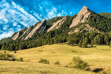 Boulder, CO love this place Boulder Flatirons, Colorado Tattoo, Earth Pictures, Boulder Co, Colorado Travel, Pictures Of The Week, Boulder Colorado, Belle Photo, Tourist Attraction