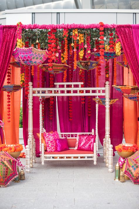 Mehndi Stage Decor, Mehndi Stage, Haldi Decoration Ideas, Mehendi Decor Ideas, Mehndi Party, Wedding Setup, Wedding Decor Photos, Wedding Entrance Decor, Mandap Decor