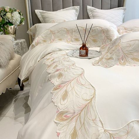 Luxury Bedding Sets Glamour, Luxury Bedding Sets Romantic, Draps Design, White Quilt Cover, Ruffle Duvet Cover, Bed Cover Design, Designer Bed Sheets, Lace Bedding, Cotton Bedding Set