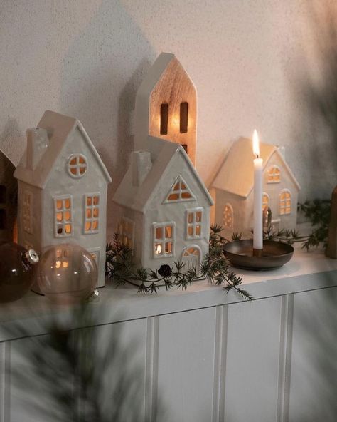 Pottery Houses, Clay Houses, Cottage Christmas, Christmas Living Rooms, Christmas Inspo, Small Houses, Ceramic Houses, Home Candles, House Doctor