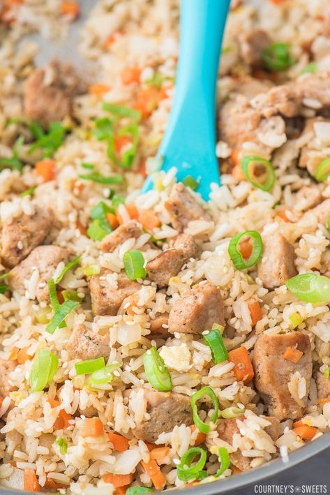 pork fried rice in a skillet with leftover white rice Healthy Breakfast Baking, Cream Cheese Spread Recipes, Fry Rice, Bbq Pulled Pork Recipe, Cheese Spread Recipes, Slow Cooker Recipes Pork, Sweet Potato Recipes Baked, Pork Fried Rice, Slow Cooker Pulled Pork