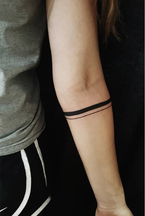 Black Band Tattoo Women, Stripe Tattoo Arm, Mahal Tattoo, Line Around Arm Tattoo, Upper Arm Band Tattoo For Women, Arm Cuff Tattoo, Black Band Tattoo, Small Dope Tattoos, Stripe Tattoo