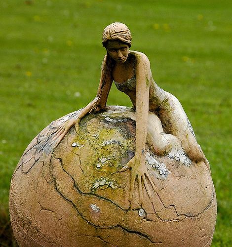 Loughcrew garden sculpture Mother Earth Sculpture, Ceramic Sculpture Figurative, Art Figures, Greek Statues, Sculptures Céramiques, Art Carved, Ceramic Figures, Garden Art Sculptures, Outdoor Sculpture