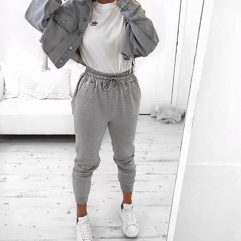 Style inspiration Cosy Outfit, Daily Outfit Inspiration, Chill Outfits, Sporty Outfits, Classic Outfits, Mode Inspiration, Winter Fashion Outfits, Teen Fashion Outfits, Outfits Casuales