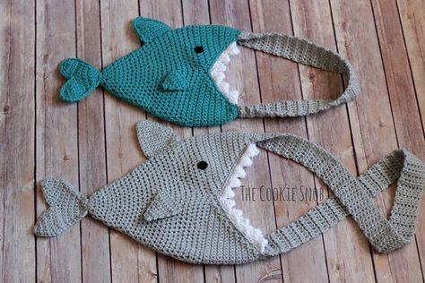 Crochet a Shark Bag – It’s Got a BIG Bite and the Pattern is FREE! - KnitHacker Crocheted Shark Pattern, Shark Bag, Crochet Shark, Crochet Shell Stitch, Shark Pattern, Fun Crochet, Crochet Inspo, Crochet Purse Patterns, Crochet Bags Purses