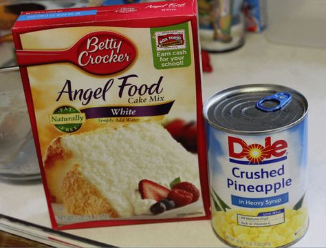 Pineapple Angel Food Cake Recipe! This dessert recipe only needs 2 ingredients! So good! Pineapple Angel Food Cake, Angel Food Cake Mix, Pineapple Angel Food, Smart Points Recipes, Angel Food Cake Mix Recipes, Ww Desserts, Points Recipes, Weight Watchers Desserts, Pineapple Cake